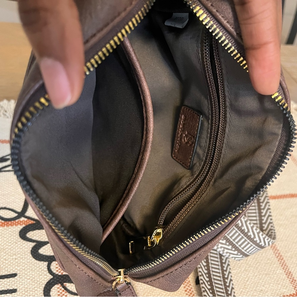 100% leather Bostanten cross body